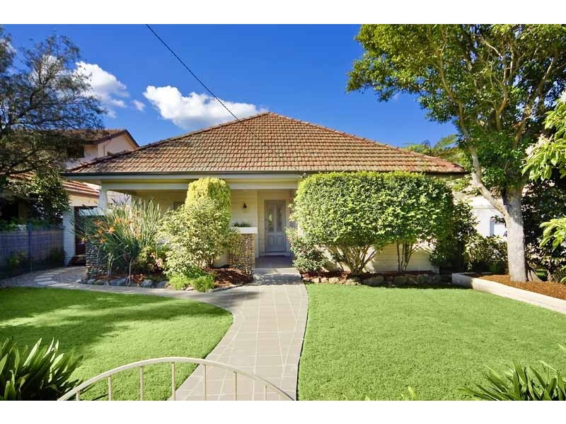 6 Palmerston Place, Seaforth NSW 2092