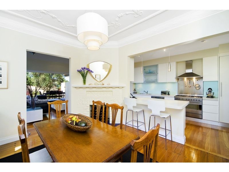 6 Palmerston Place, Seaforth NSW 2092