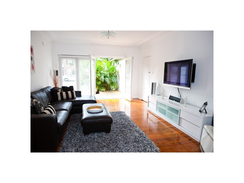 54 Wyuna Avenue, Freshwater NSW 2096