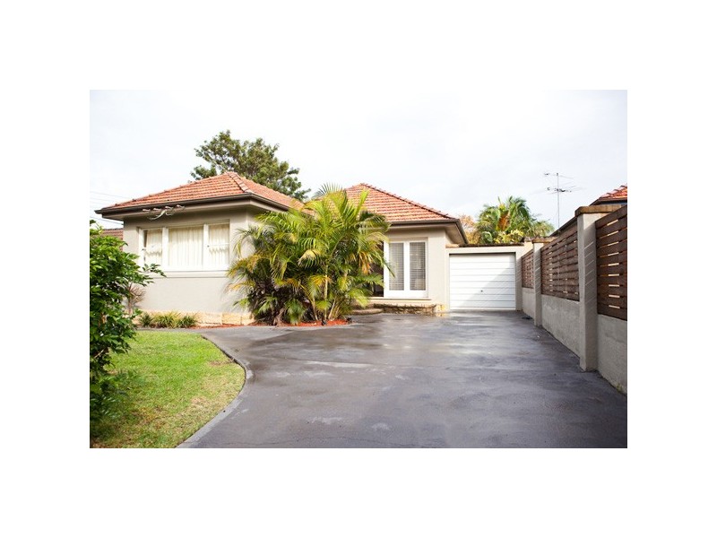 54 Wyuna Avenue, Freshwater NSW 2096