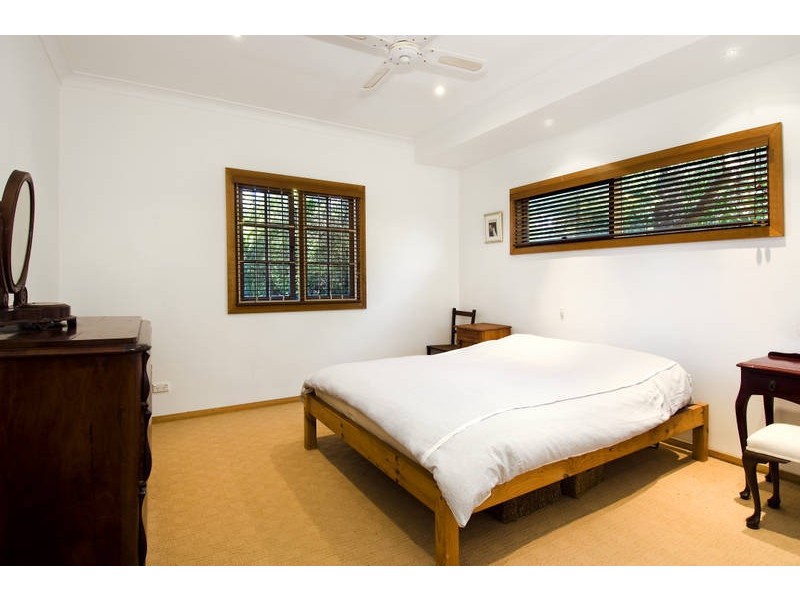 16 Peacock Street, Seaforth NSW 2092