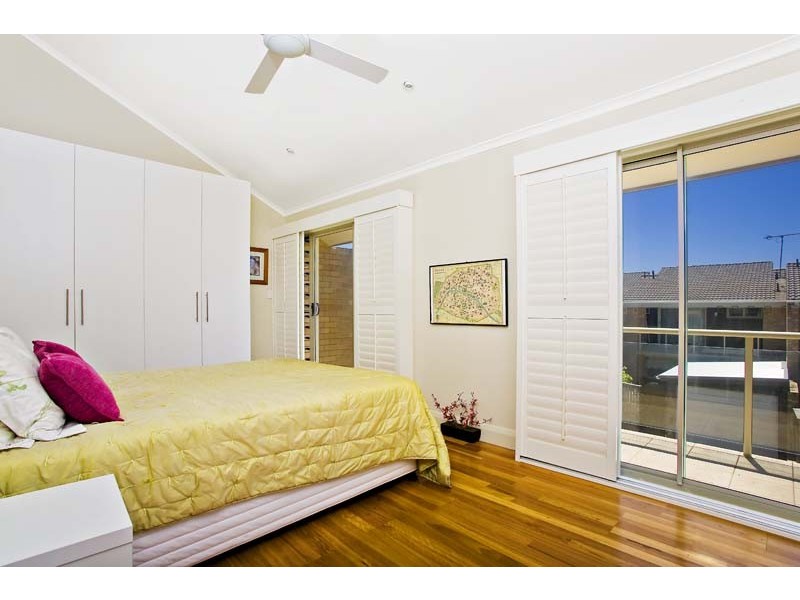 8/2-4 Beach Street, Curl Curl NSW 2096