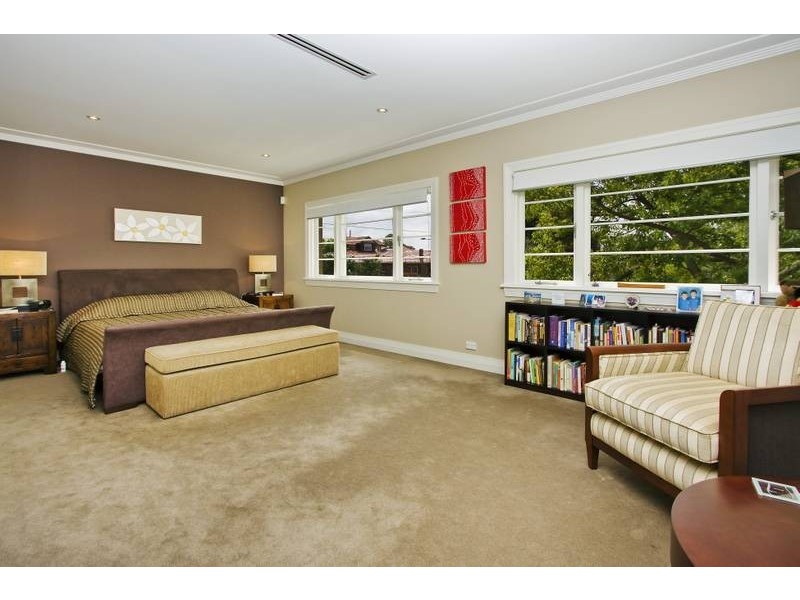 19 Scales Pde, Balgowlah Heights NSW 2093