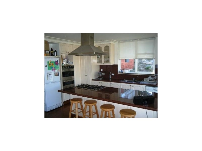 67 Peronne Ave, Clontarf NSW 2093