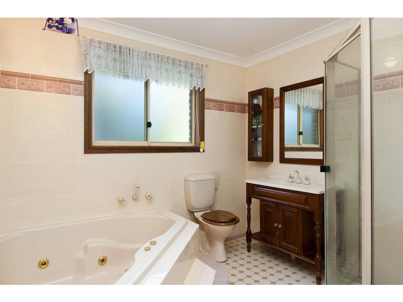 8 Guardian Parade, Beacon Hill NSW 2100