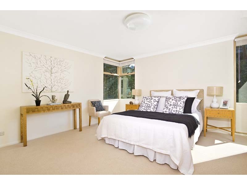 2/17  Pittwater Road, Manly NSW 2095