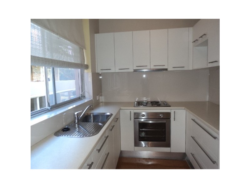 2/2 Holborn Avenue, Dee Why NSW 2099