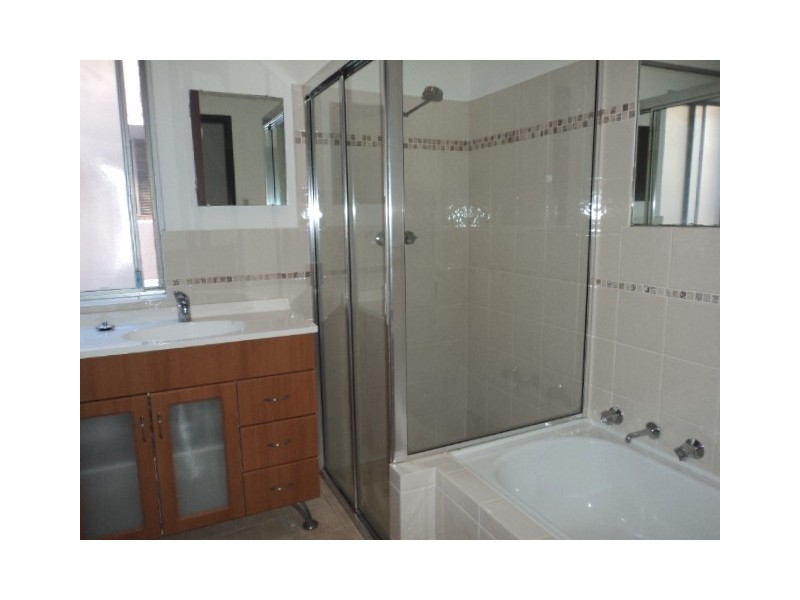 2/2 Holborn Avenue, Dee Why NSW 2099
