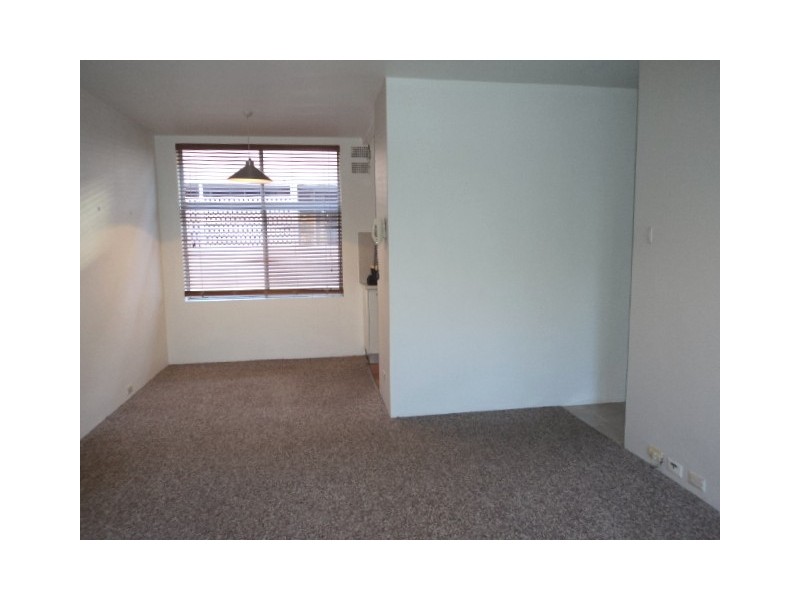2/2 Holborn Avenue, Dee Why NSW 2099