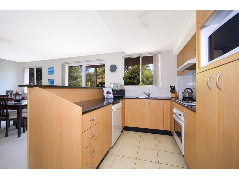 6/4 Campbell Parade, Manly Vale NSW 2093