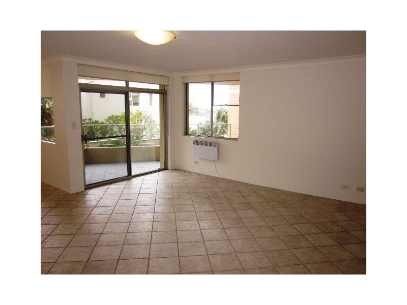 1B/28 Woods Pde, Fairlight NSW 2094
