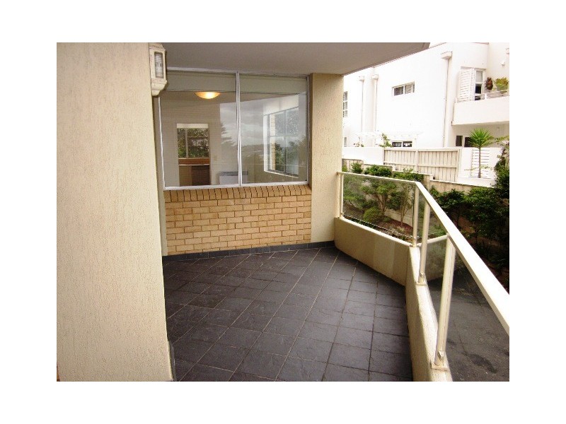 1B/28 Woods Pde, Fairlight NSW 2094