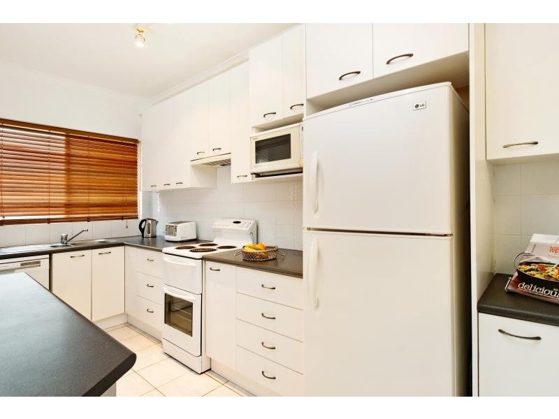 10/30-34 Kooloora Avenue, Freshwater NSW 2096