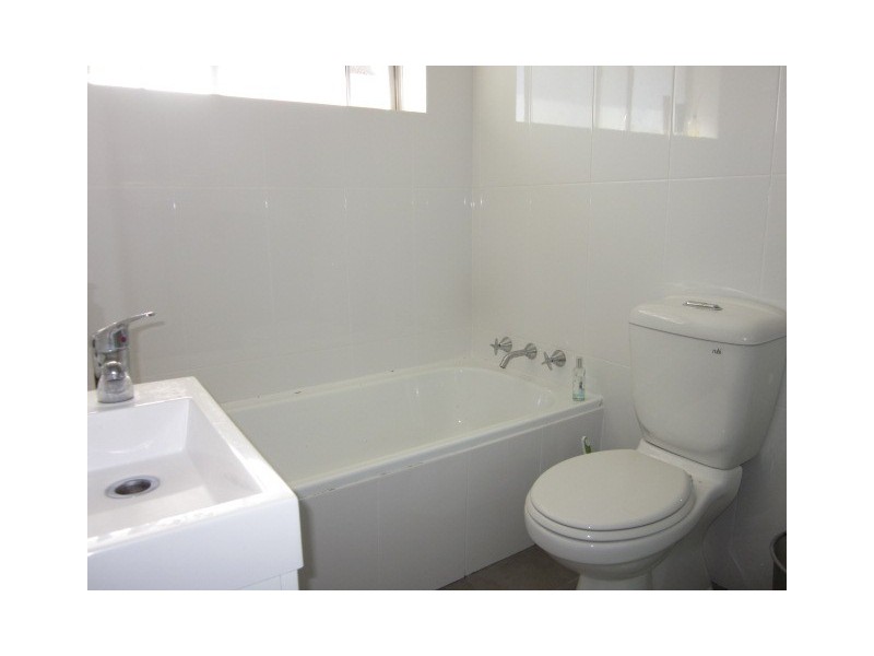 4/15 Oceanview Road, Freshwater NSW 2096