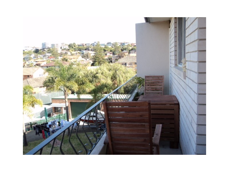 4/15 Oceanview Road, Freshwater NSW 2096