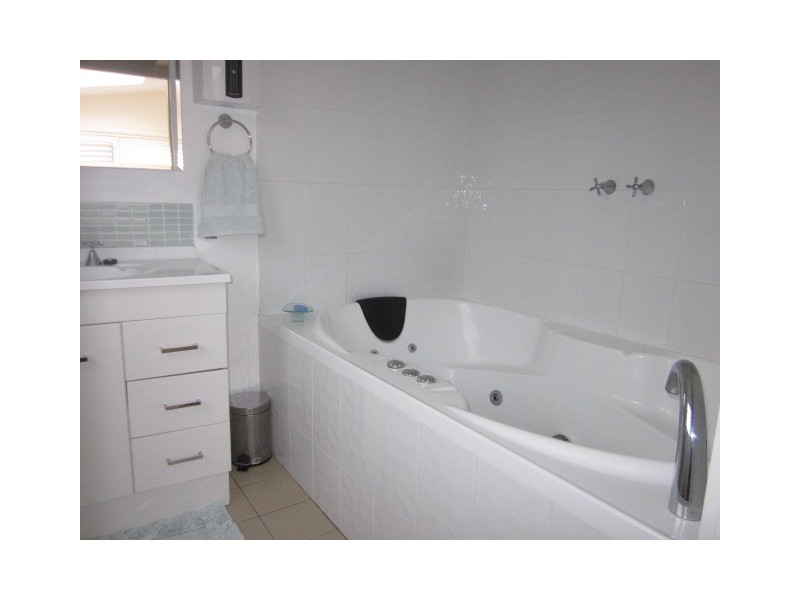 50 Adams Street, Curl Curl NSW 2096