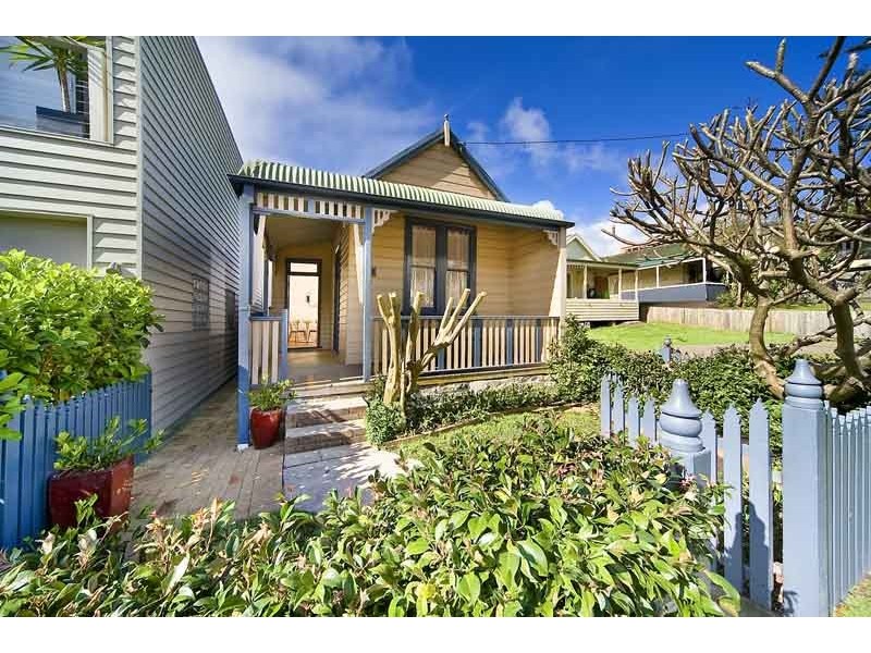 11 Charles Street, Freshwater NSW 2096