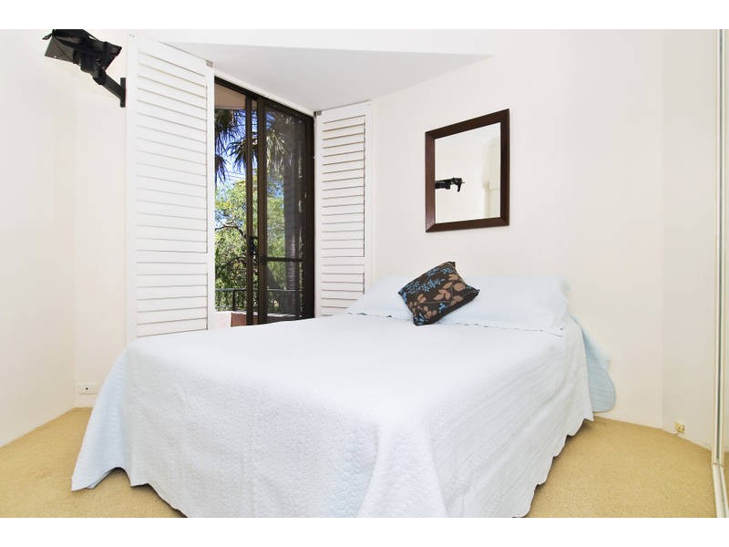 11/18  Baltic Street, Fairlight NSW 2094