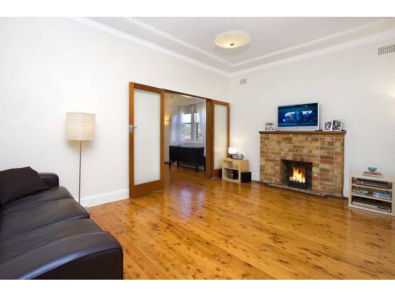 9 Ross Street, Seaforth NSW 2092