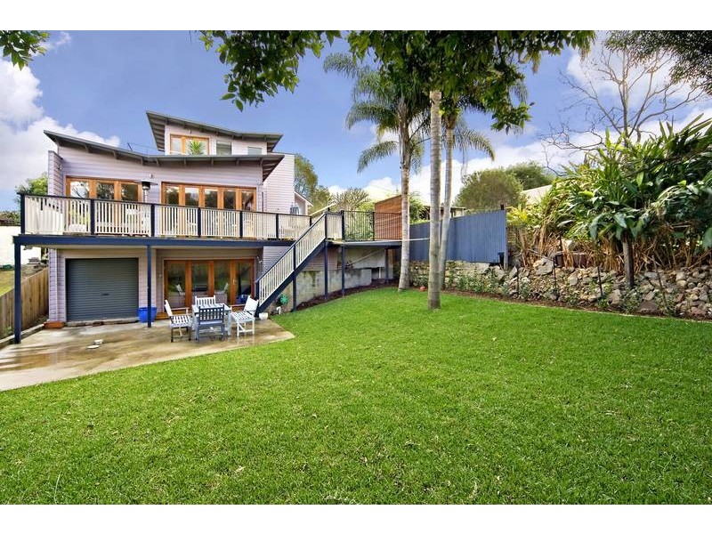 11 Playfair Road, North Curl Curl NSW 2099