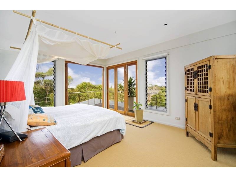 11 Playfair Road, North Curl Curl NSW 2099