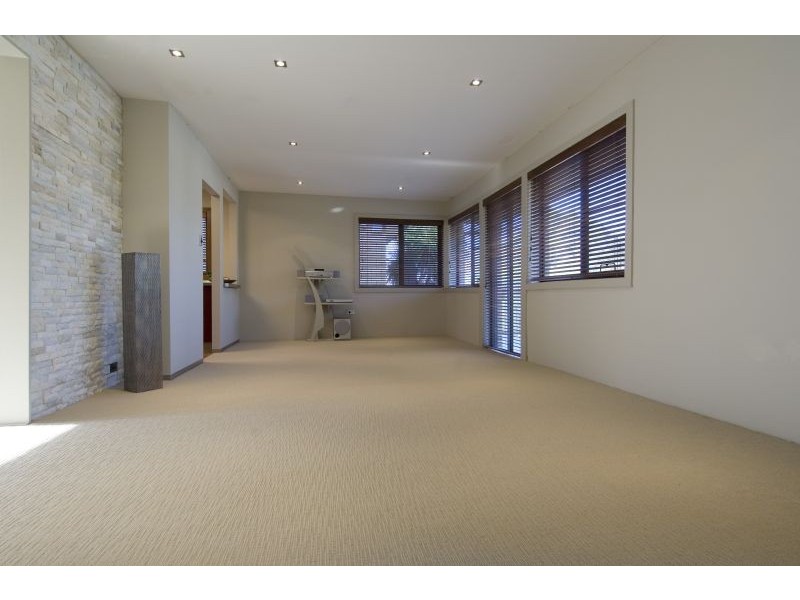 19 Sanananda Avenue, Allambie Heights NSW 2100