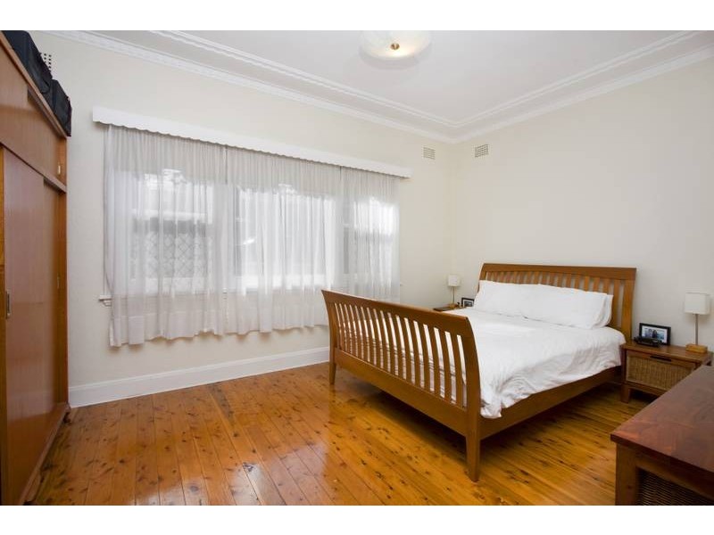 9 Ross Street, Seaforth NSW 2092