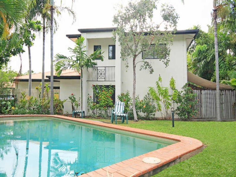 Palm Cove QLD 4879