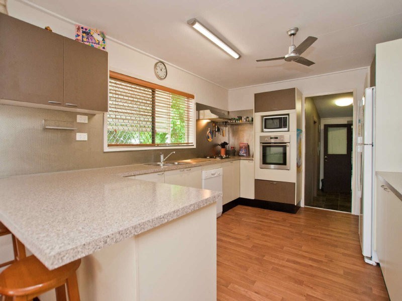 Manoora QLD 4870