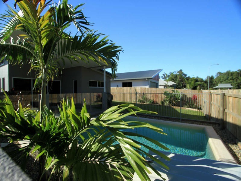 27 Norwood Crescent, Trinity Park QLD 4879