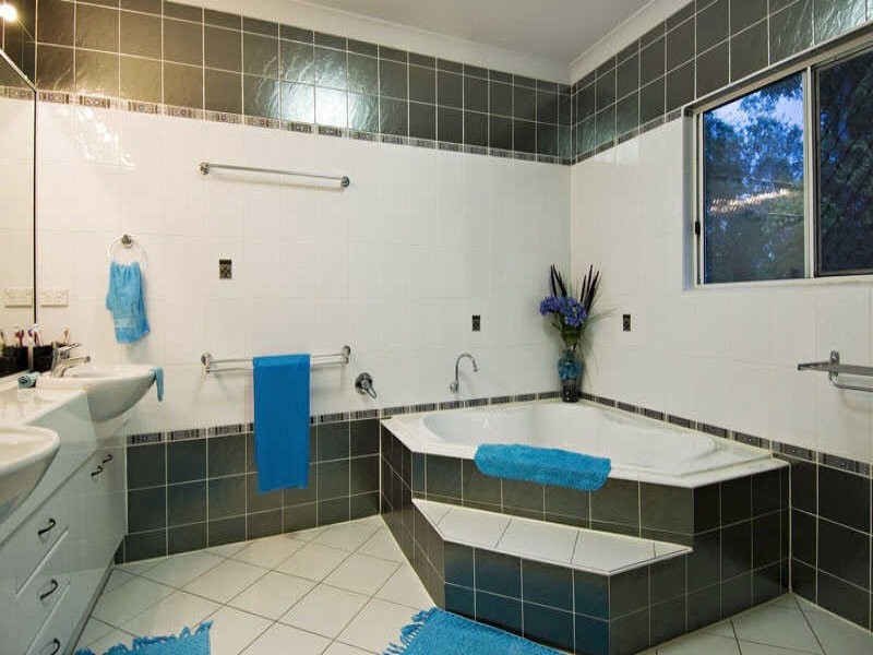 Bentley Park QLD 4869