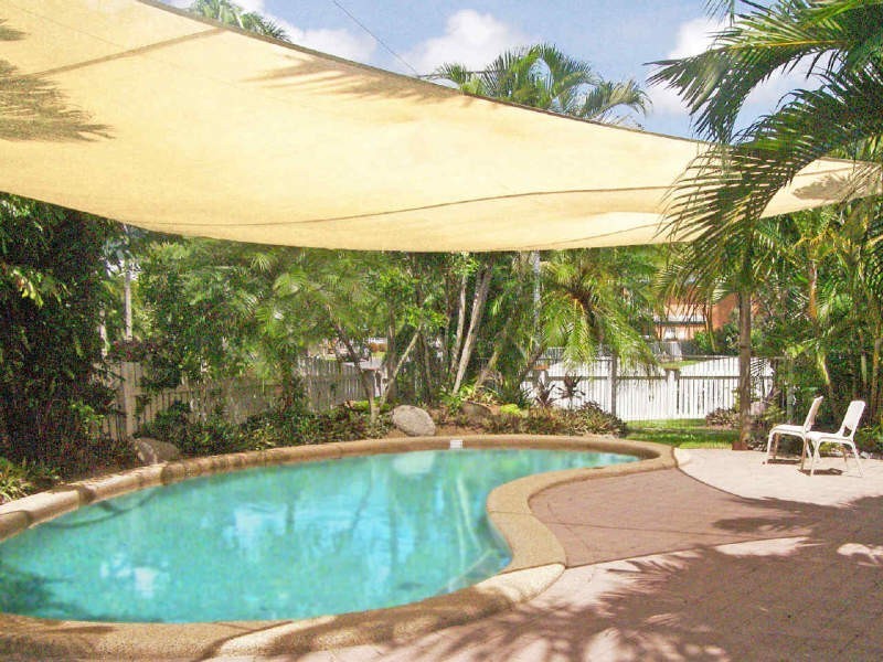 Manoora QLD 4870