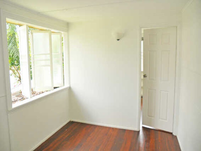 Mooroobool QLD 4870