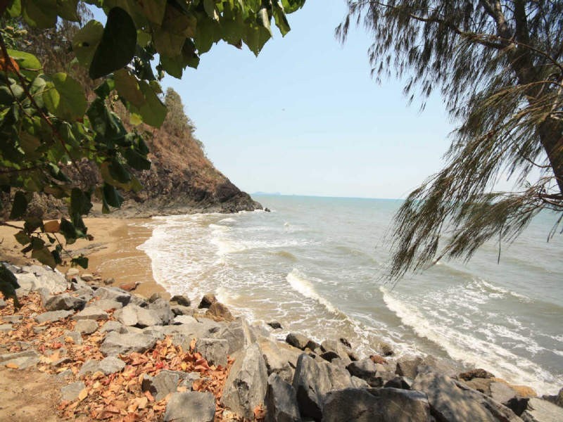 Yorkeys Knob QLD 4878