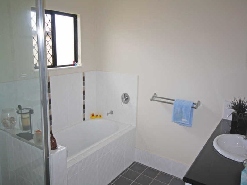 94 COOKTOWN RD, Edmonton QLD 4869