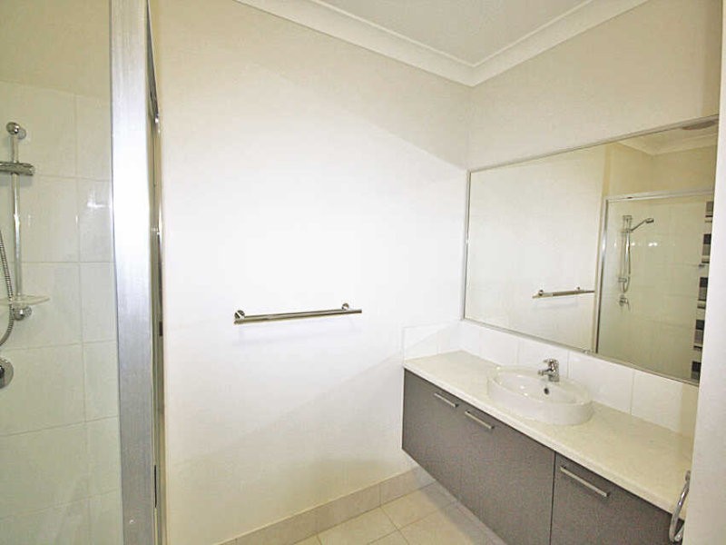 Bentley Park QLD 4869