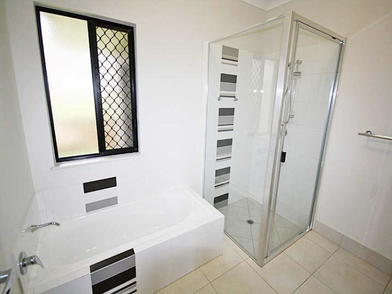 Bentley Park QLD 4869