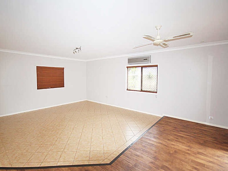 Holloways Beach QLD 4878