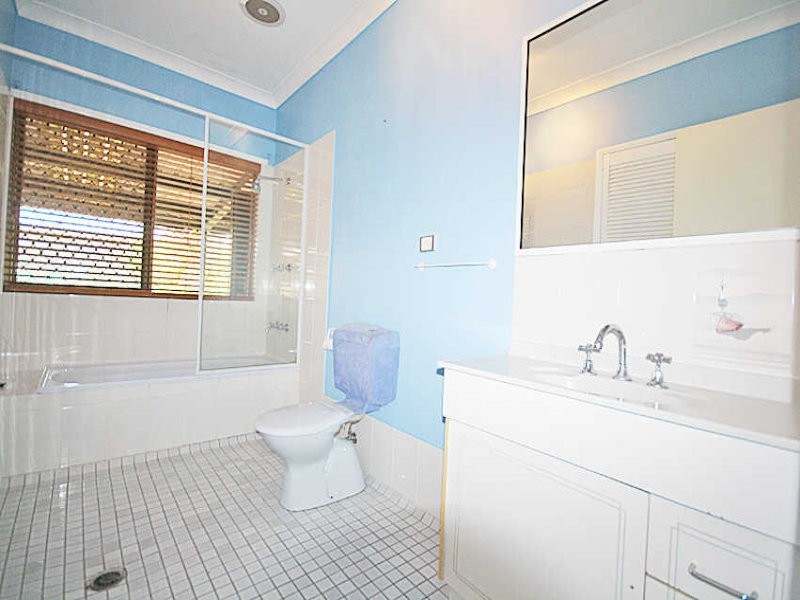 Holloways Beach QLD 4878