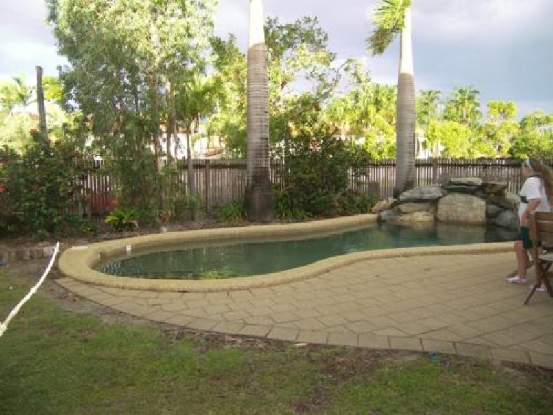 Manoora QLD 4870