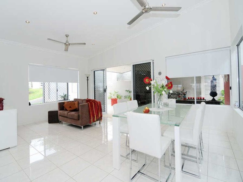 Whitfield QLD 4870