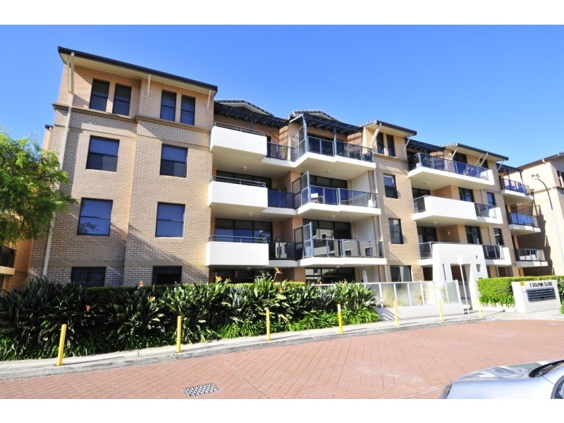 145/2  Dolphin Close, Chiswick NSW 2046