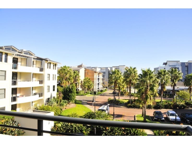 145/2  Dolphin Close, Chiswick NSW 2046