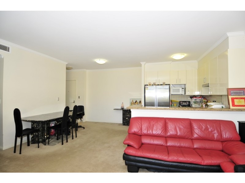 145/2  Dolphin Close, Chiswick NSW 2046