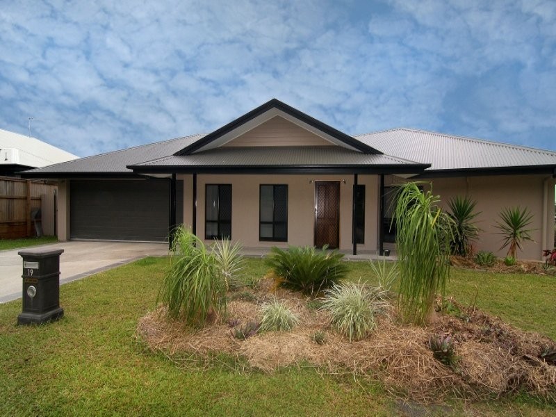 19 Raffles Avenue, Redlynch QLD 4870