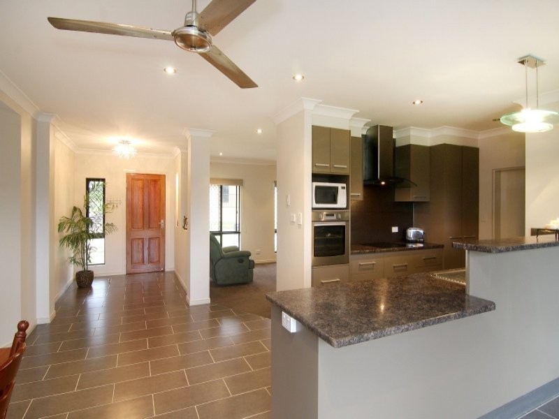 19 Raffles Avenue, Redlynch QLD 4870