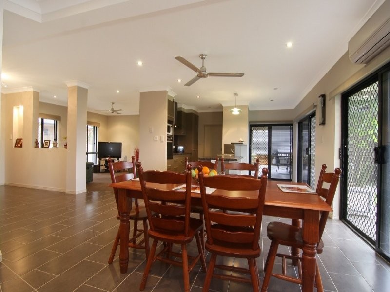 19 Raffles Avenue, Redlynch QLD 4870