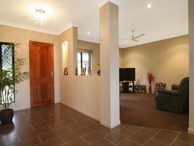 19 Raffles Avenue, Redlynch QLD 4870