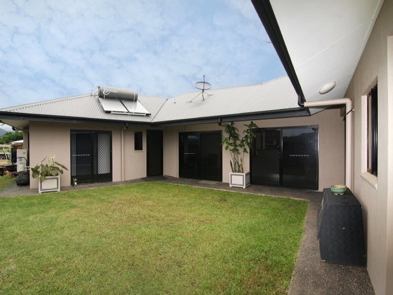 19 Raffles Avenue, Redlynch QLD 4870