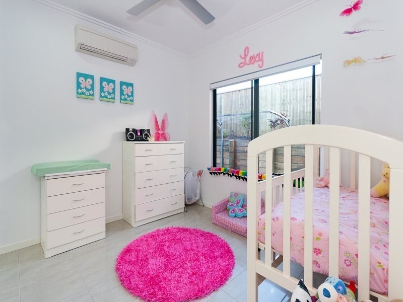 2 Springbrook Avenue, Redlynch QLD 4870